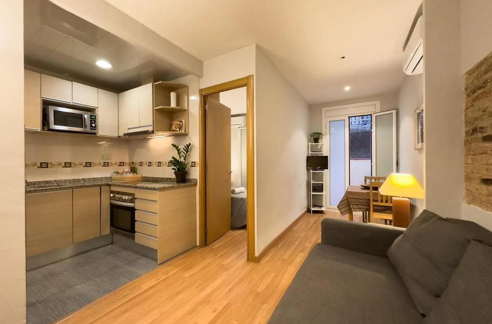 Ferienwohnung Fuer 3 Personen Ca 38 Qm In Barcelona-Gracia, Costa Brava Costa Del Maresme Barcelona