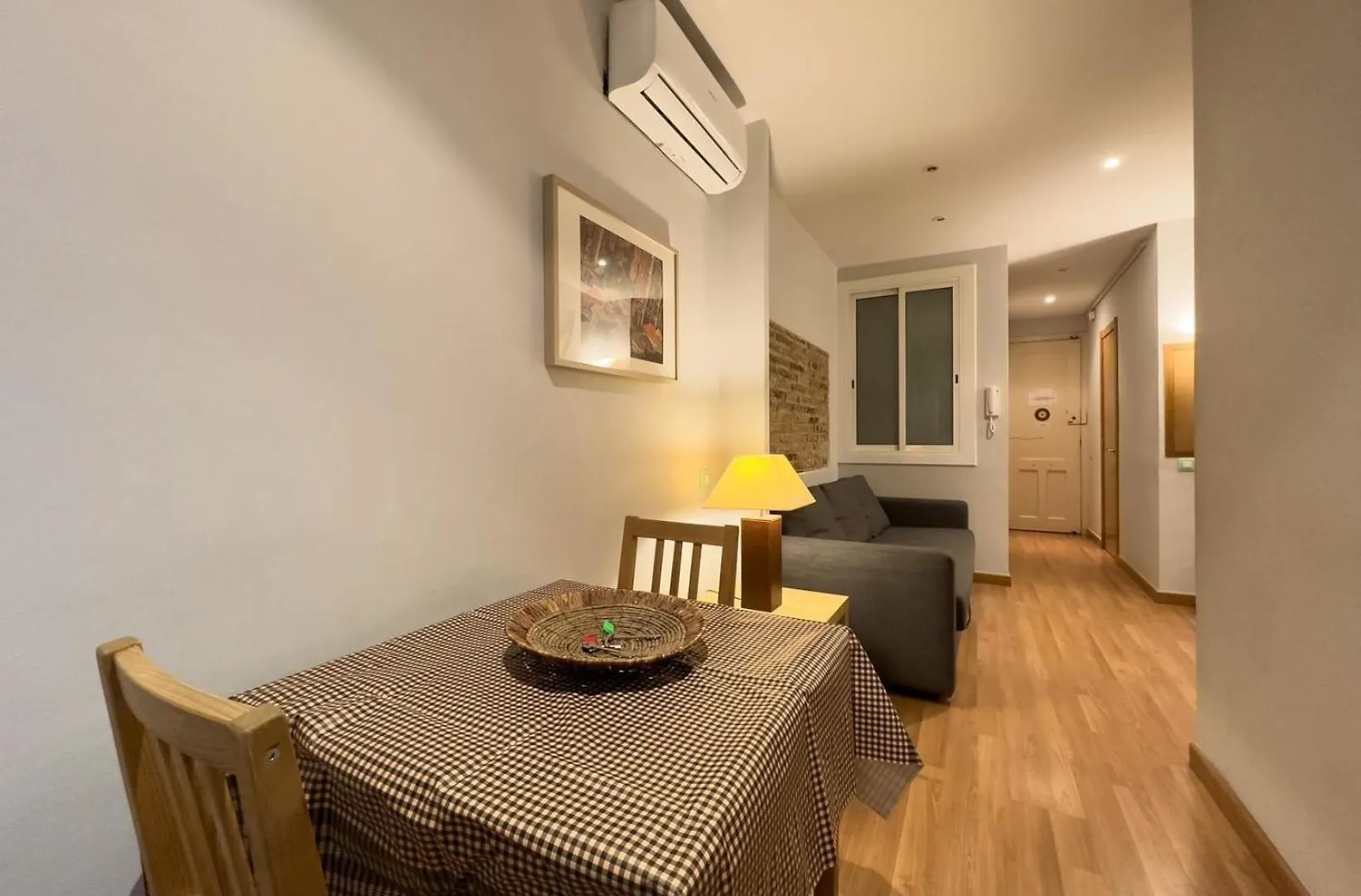 Ferienwohnung Fuer 3 Personen Ca 38 Qm In Barcelona-Gracia, Costa Brava Costa Del Maresme Apartment