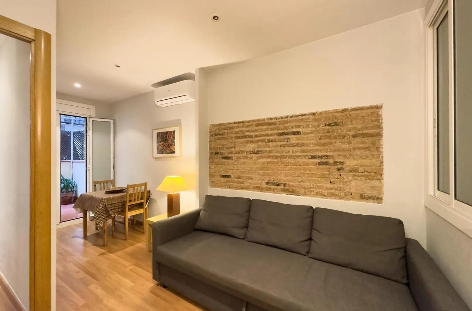 Ferienwohnung Fuer 3 Personen Ca 38 Qm In Barcelona-Gracia, Costa Brava Costa Del Maresme Spain