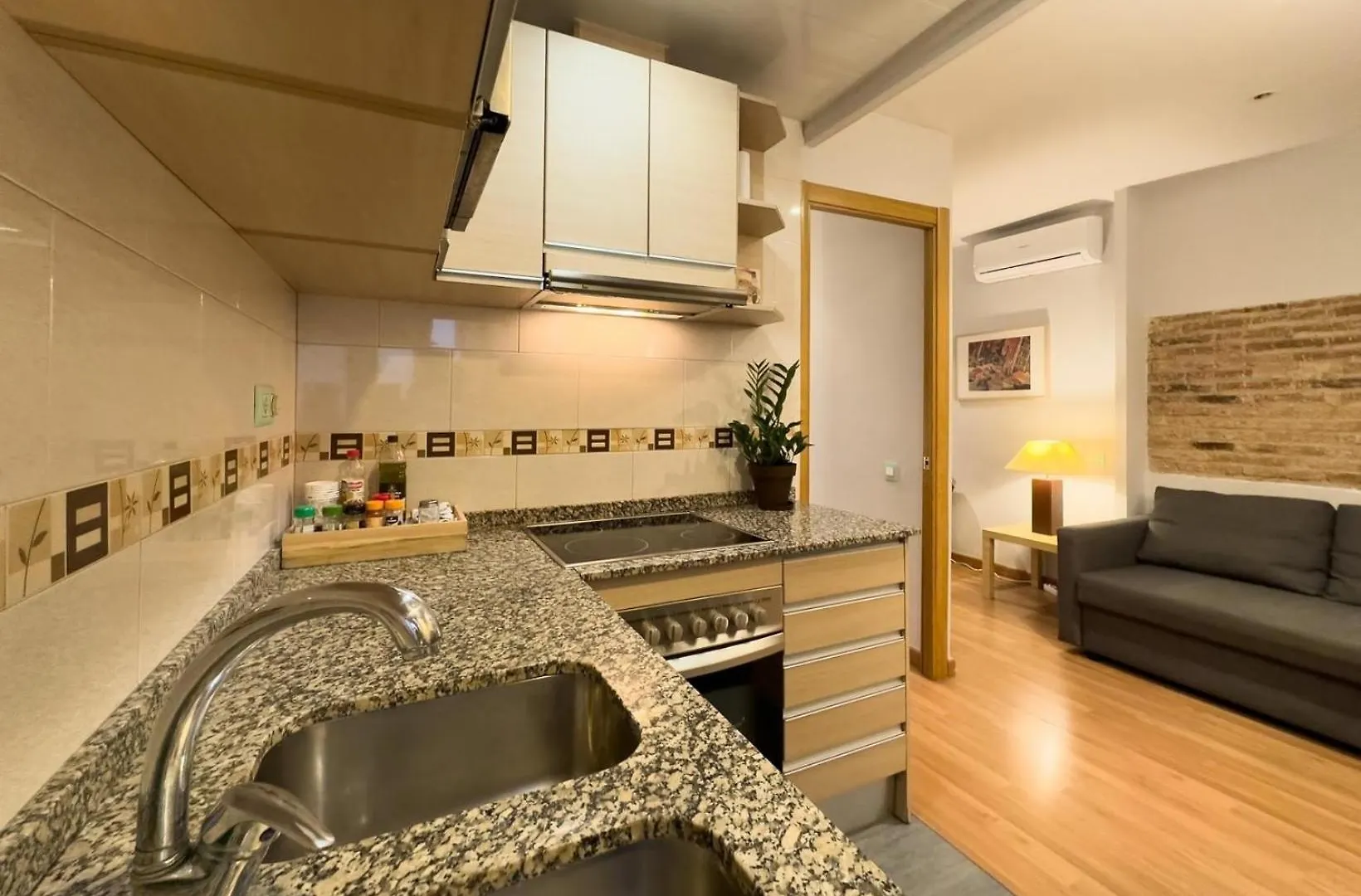 Apartment Ferienwohnung Fuer 3 Personen Ca 38 Qm In Barcelona-Gracia, Costa Brava Costa Del Maresme Spain