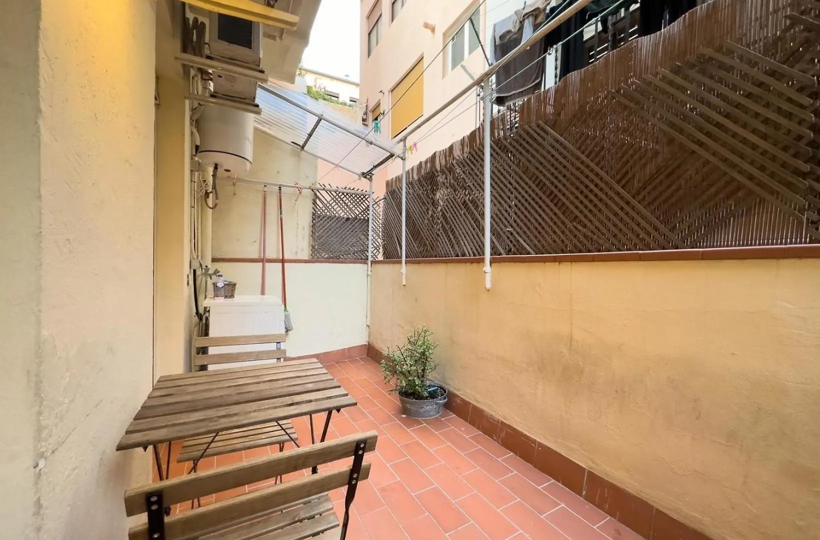Ferienwohnung Fuer 3 Personen Ca 38 Qm In Barcelona-Gracia, Costa Brava Costa Del Maresme 0*, Barcelona Spain